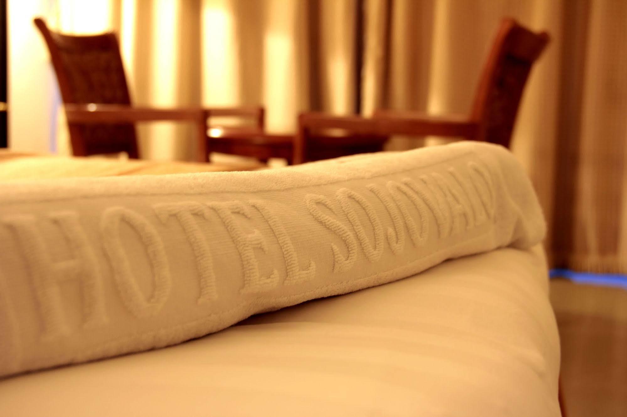 Hotel Sojovalo カンパラ エクステリア 写真